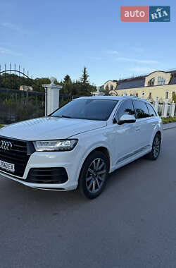 Позашляховик / Кросовер Audi Q7 2017 в 