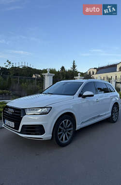 Позашляховик / Кросовер Audi Q7 2017 в 