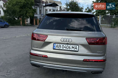 Позашляховик / Кросовер Audi Q7 2016 в 