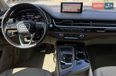 Позашляховик / Кросовер Audi Q7 2016 в 