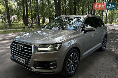 Позашляховик / Кросовер Audi Q7 2016 в 