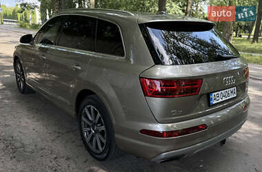 Позашляховик / Кросовер Audi Q7 2016 в 