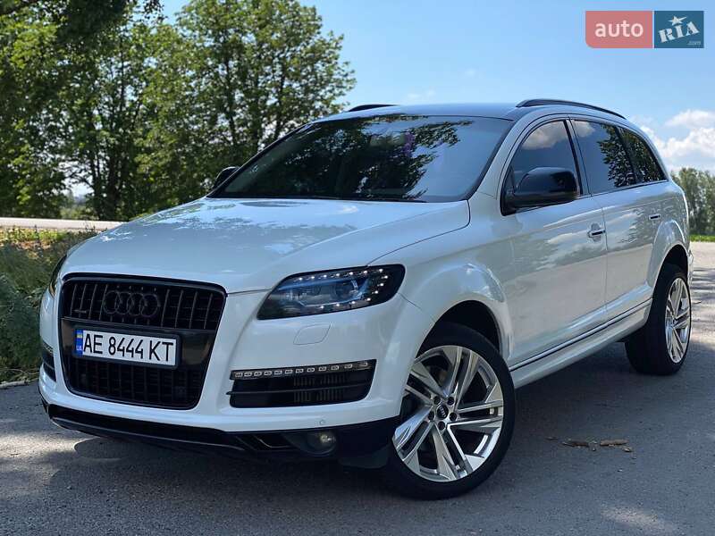 Внедорожник / Кроссовер Audi Q7 2013 в 