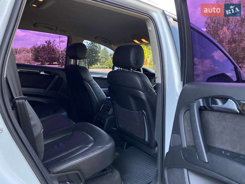 Внедорожник / Кроссовер Audi Q7 2013 в Днепре