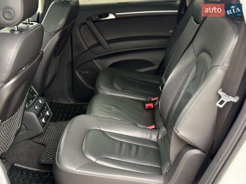 Внедорожник / Кроссовер Audi Q7 2015 в Днепре