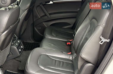 Внедорожник / Кроссовер Audi Q7 2015 в 