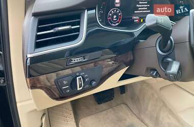 Внедорожник / Кроссовер Audi Q7 2016 в 