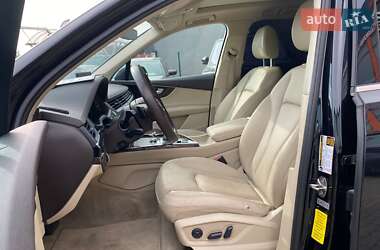 Внедорожник / Кроссовер Audi Q7 2016 в 