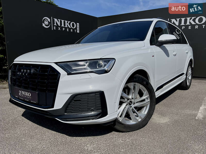 Внедорожник / Кроссовер Audi Q7 2022 в 