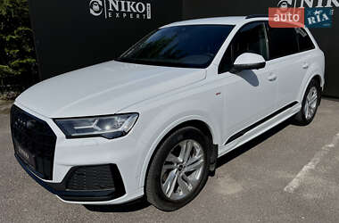Внедорожник / Кроссовер Audi Q7 2022 в 