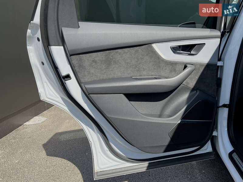 Позашляховик / Кросовер Audi Q7 2022 в Львові