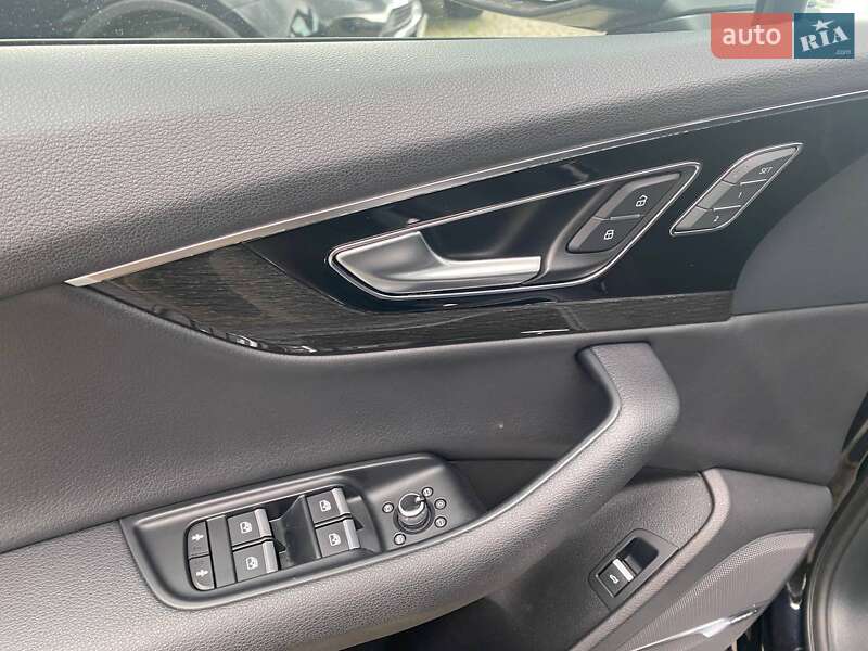 Внедорожник / Кроссовер Audi Q7 2018 в Львове