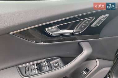 Внедорожник / Кроссовер Audi Q7 2018 в 