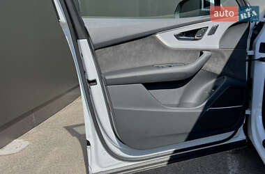 Внедорожник / Кроссовер Audi Q7 2022 в 