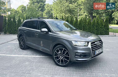Внедорожник / Кроссовер Audi Q7 2016 в 