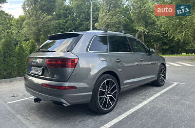 Внедорожник / Кроссовер Audi Q7 2016 в 