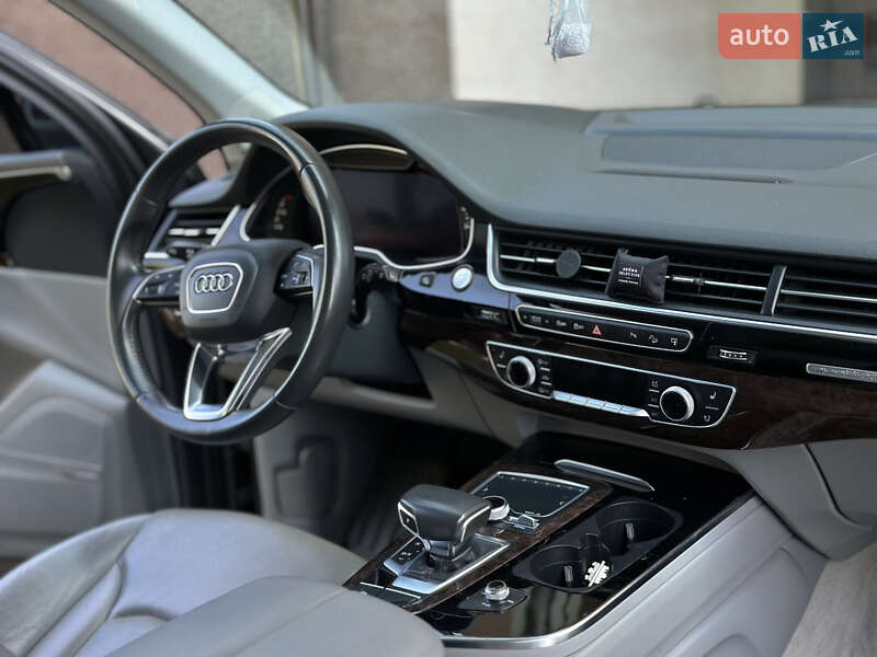 Внедорожник / Кроссовер Audi Q7 2016 в Хмельницком