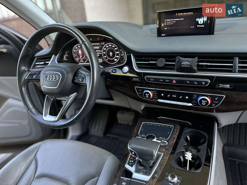 Внедорожник / Кроссовер Audi Q7 2016 в Хмельницком