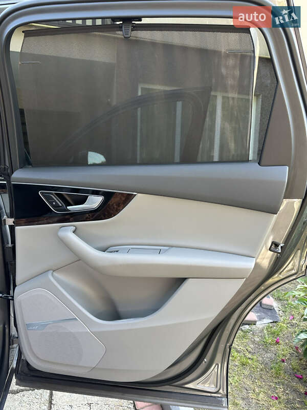 Внедорожник / Кроссовер Audi Q7 2016 в Хмельницком