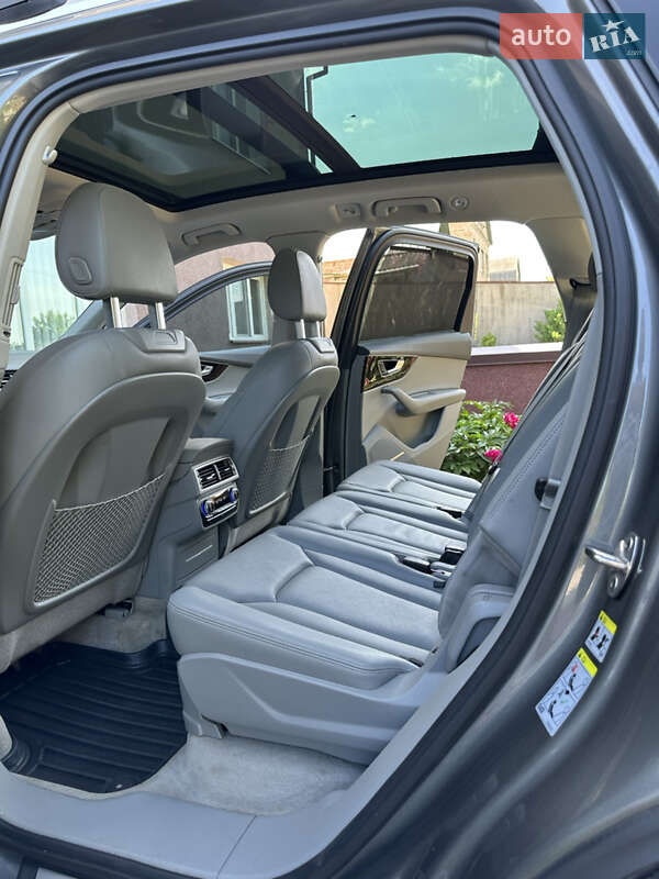 Внедорожник / Кроссовер Audi Q7 2016 в Хмельницком