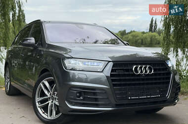 Позашляховик / Кросовер Audi Q7 2017 в Рівному