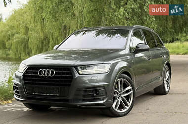 Позашляховик / Кросовер Audi Q7 2017 в 