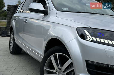 Внедорожник / Кроссовер Audi Q7 2015 в 