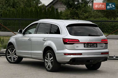 Внедорожник / Кроссовер Audi Q7 2015 в 