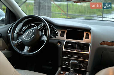 Внедорожник / Кроссовер Audi Q7 2015 в 