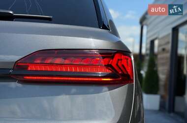 Внедорожник / Кроссовер Audi Q7 2022 в 