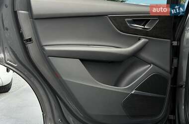 Внедорожник / Кроссовер Audi Q7 2022 в 