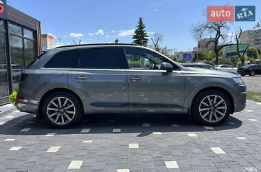 Внедорожник / Кроссовер Audi Q7 2017 в 