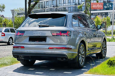 Внедорожник / Кроссовер Audi Q7 2017 в 