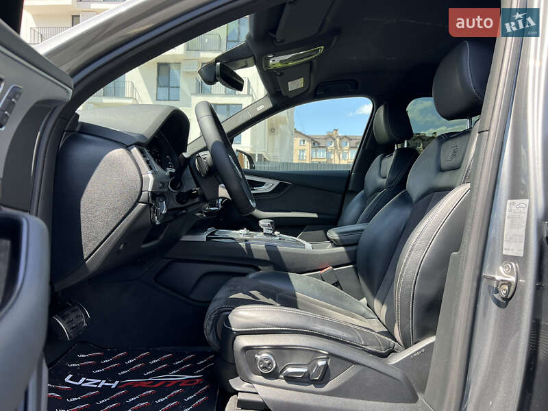 Внедорожник / Кроссовер Audi Q7 2017 в Ужгороде