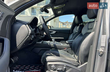 Внедорожник / Кроссовер Audi Q7 2017 в 