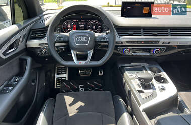Внедорожник / Кроссовер Audi Q7 2017 в 