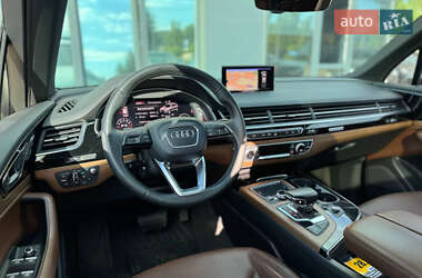 Внедорожник / Кроссовер Audi Q7 2017 в 