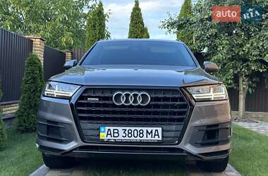 Внедорожник / Кроссовер Audi Q7 2017 в 