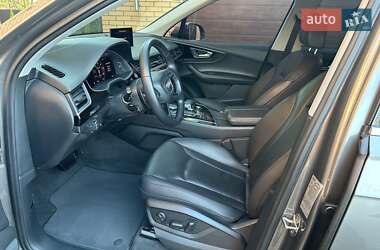 Внедорожник / Кроссовер Audi Q7 2017 в 