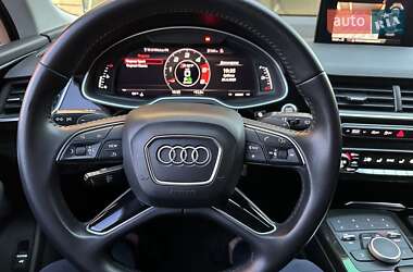 Внедорожник / Кроссовер Audi Q7 2017 в 