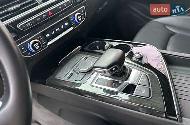 Внедорожник / Кроссовер Audi Q7 2017 в 