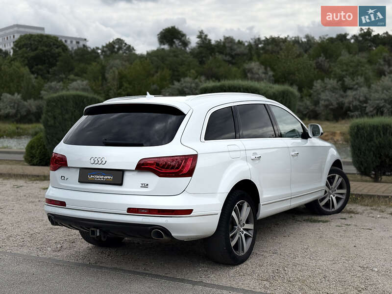 Позашляховик / Кросовер Audi Q7 2015 в Дніпрі