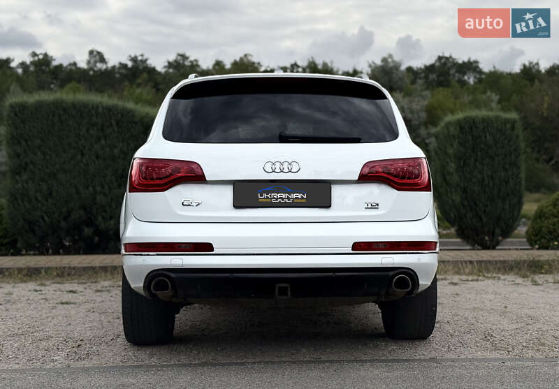 Позашляховик / Кросовер Audi Q7 2015 в Дніпрі