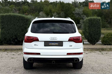 Внедорожник / Кроссовер Audi Q7 2015 в 