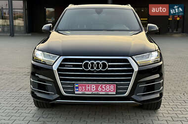Позашляховик / Кросовер Audi Q7 2017 в 