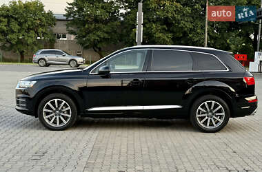 Позашляховик / Кросовер Audi Q7 2017 в 