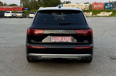 Позашляховик / Кросовер Audi Q7 2017 в 