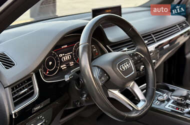 Позашляховик / Кросовер Audi Q7 2017 в 