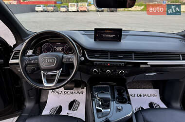 Позашляховик / Кросовер Audi Q7 2017 в 