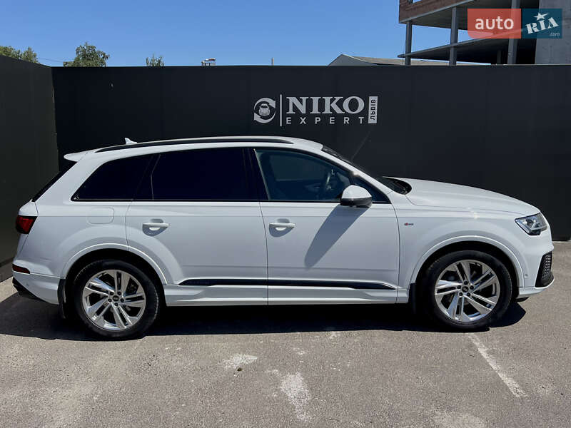 Внедорожник / Кроссовер Audi Q7 2022 в Львове